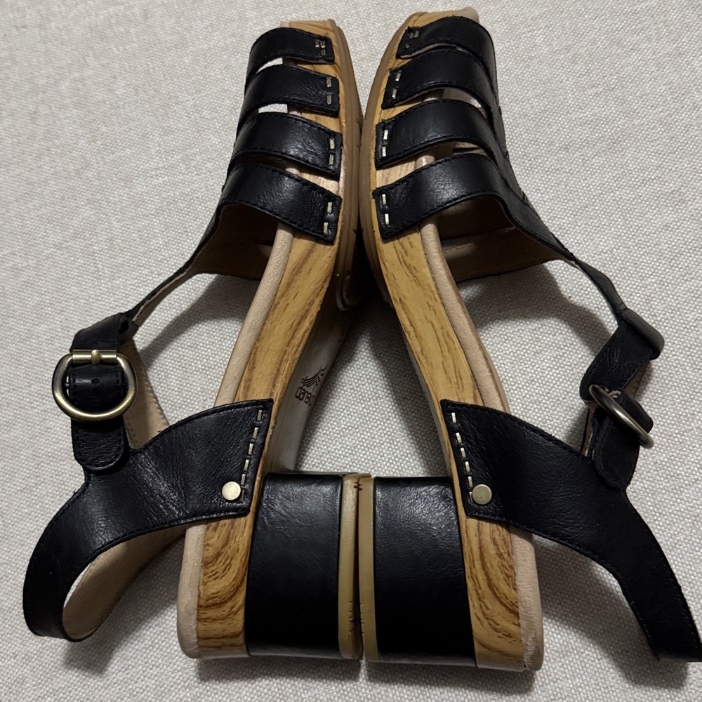 Like New-Dansko Mara Open Toe Sandals-Euro Sz 40-Black Leather-Heel-Ankle Strap - Picture 13 of 16
